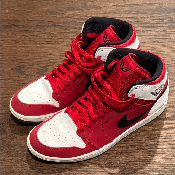 Air Jordan 1 Retro High Men’s Red, Black and White Sneakers Size 10 - Picture 1 of 9